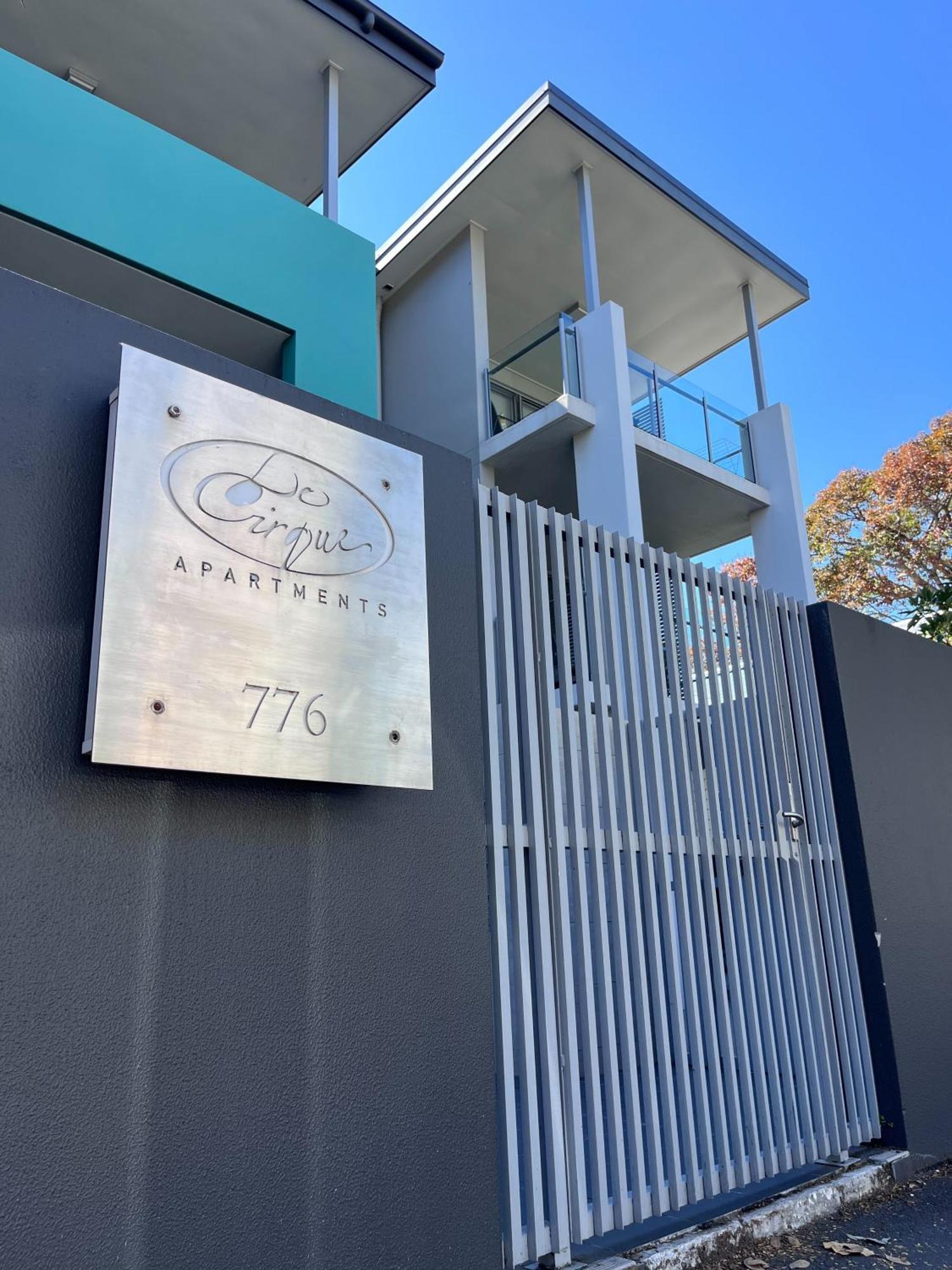 Cirque Boutique Apartments Brisbane Exterior photo